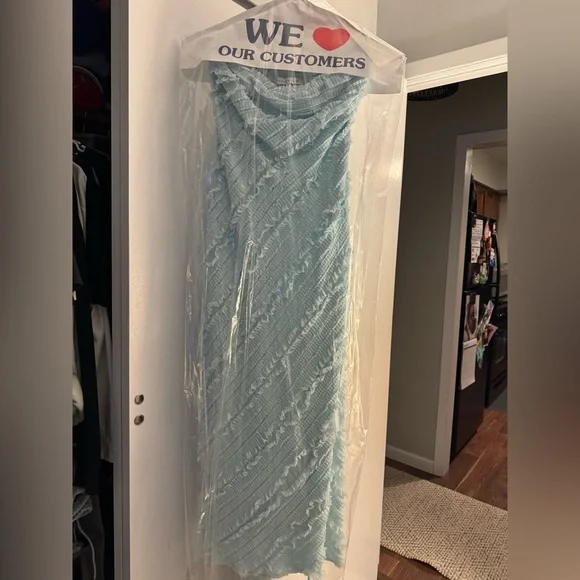 ENDLESS ROSE STRAPLESS RUFFLED MAXI DRESS π©΅π - Picture 4 of 5